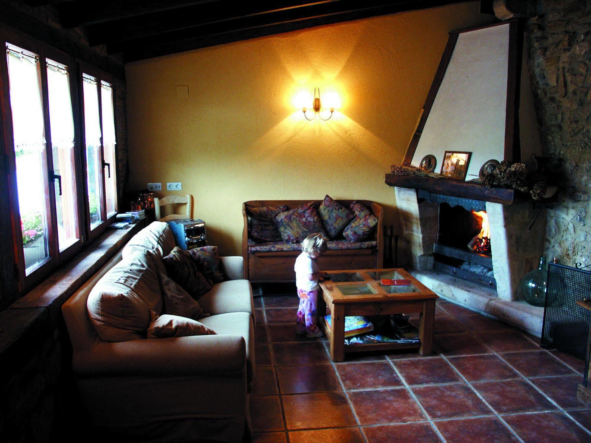 Aristieta Guest House Ajangiz ภายนอก รูปภาพ